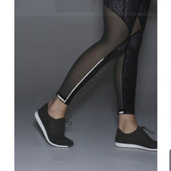 NWOT Lululemon Running In The City 7/8 - Picture 2 of 6